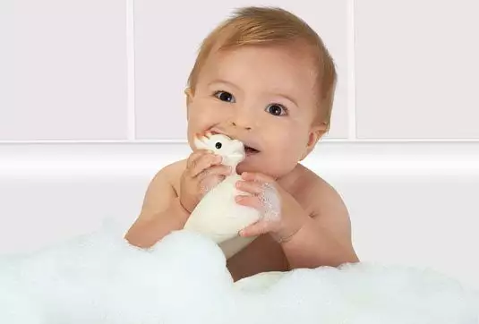 Sophie La Giraffe So'Pure Bath Toy Bath & Changing 4 Sophie La Giraffe So'Pure Bath Toy Bath & Changing